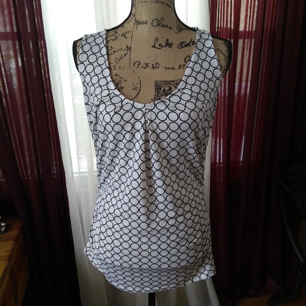 Professional Sleeveless Circle Blouse